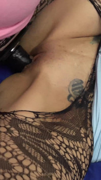 Lizzie Nails Anna Cummings dengan strap-onnya