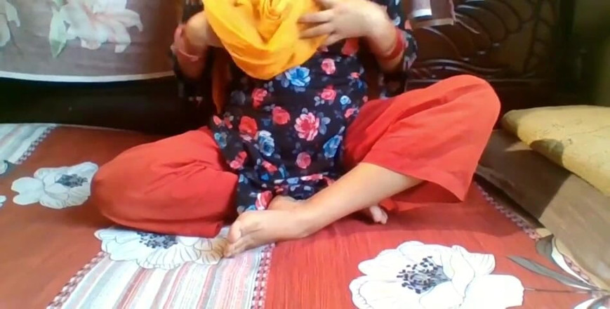 Maishaqueen: Chytil jsem svou služku při masturbaci