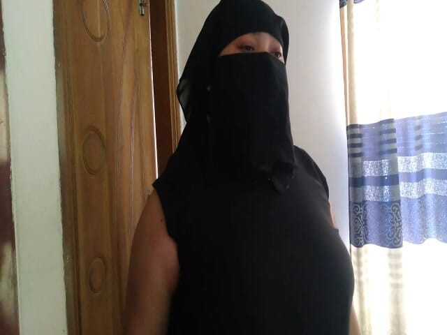 Aria Mia: Burka aur hijab арабський гарячий мусульманин padose bade gand aur bade stan vale...