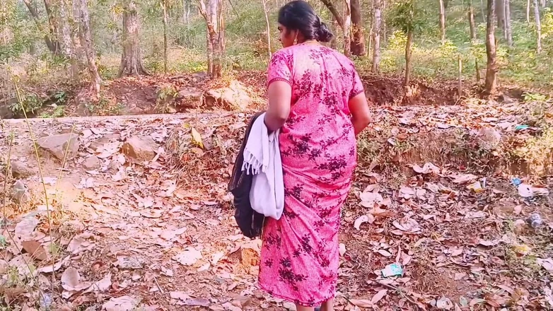Telugu honey lips: Desi Stepmom and Stepson Outdoor Sex Telugu Dirty Talks