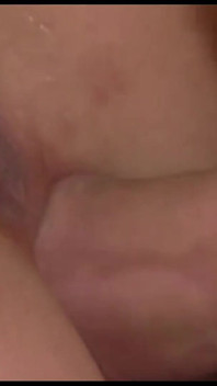 Sexy děvky sají ptáka a tvrdě šukají