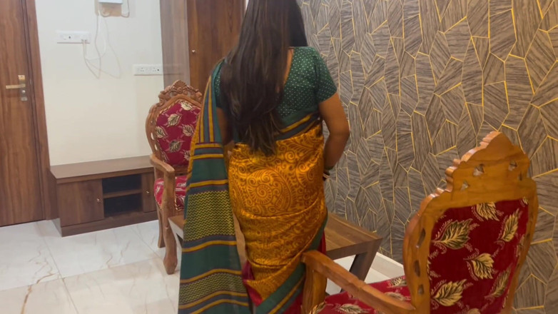 Besharam Jodi: Desi Indian Saree Fucked by Her Besharam Younger Stepbrother