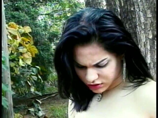 Tranny Media: Couples outdoor fun