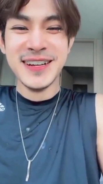 Louswee: Sentada Privada Solo - Real & Natural