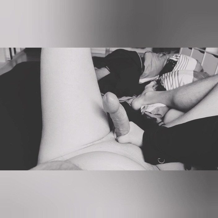 Misses Dickinson and Roughael: Compilação de Minha Esposa e Eu