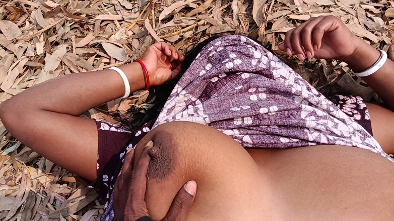 Yousokhona: Desi heißes bhabhi im freien