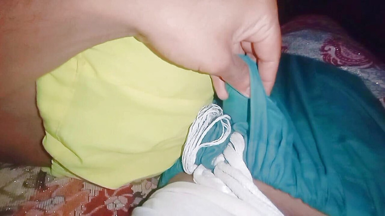 TomatoBig: Video de sexo con hermanastra india