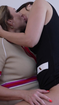 Lesbian Anal Strap on Sex