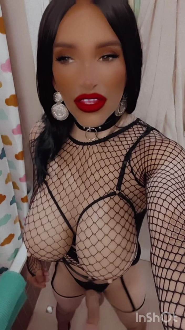 Sissy Slut Brianna: Letakkan Kepala Anda Di Pangkuan Ibu Dan Diam ... Saya akan...