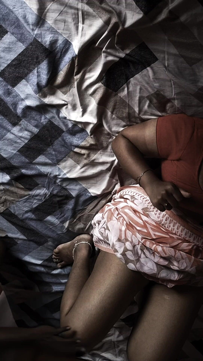 Black & white desicat: Desi podvádějící mallu manželka v sárí halenka Drsné hardcore POV šukání