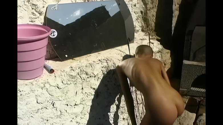 Lesbian Illusion: 나쁜 습관을 가진 클라우디아 데모로