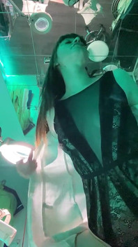 Vivienne l'amour - seni sağıyor ve sonra seni besliyor bakış açısı