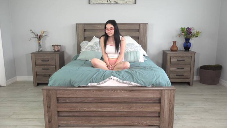 1111CustomsXXX: Lenna lux si gadis remaja sange ini muncrat sambil berfantasi...
