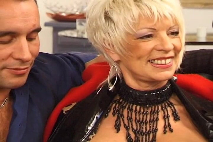 Monde Francais: Big Boobed French Cougar Wrecked in DP Threesome