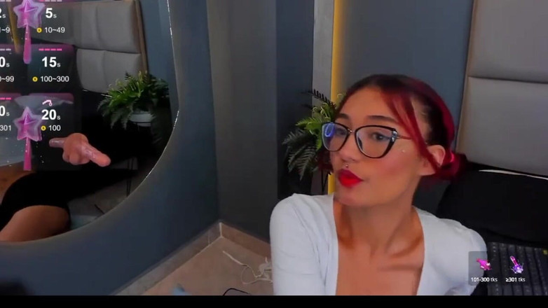 Lia Wood: Tw jak małe piersi, ale z dużą ilością mleka