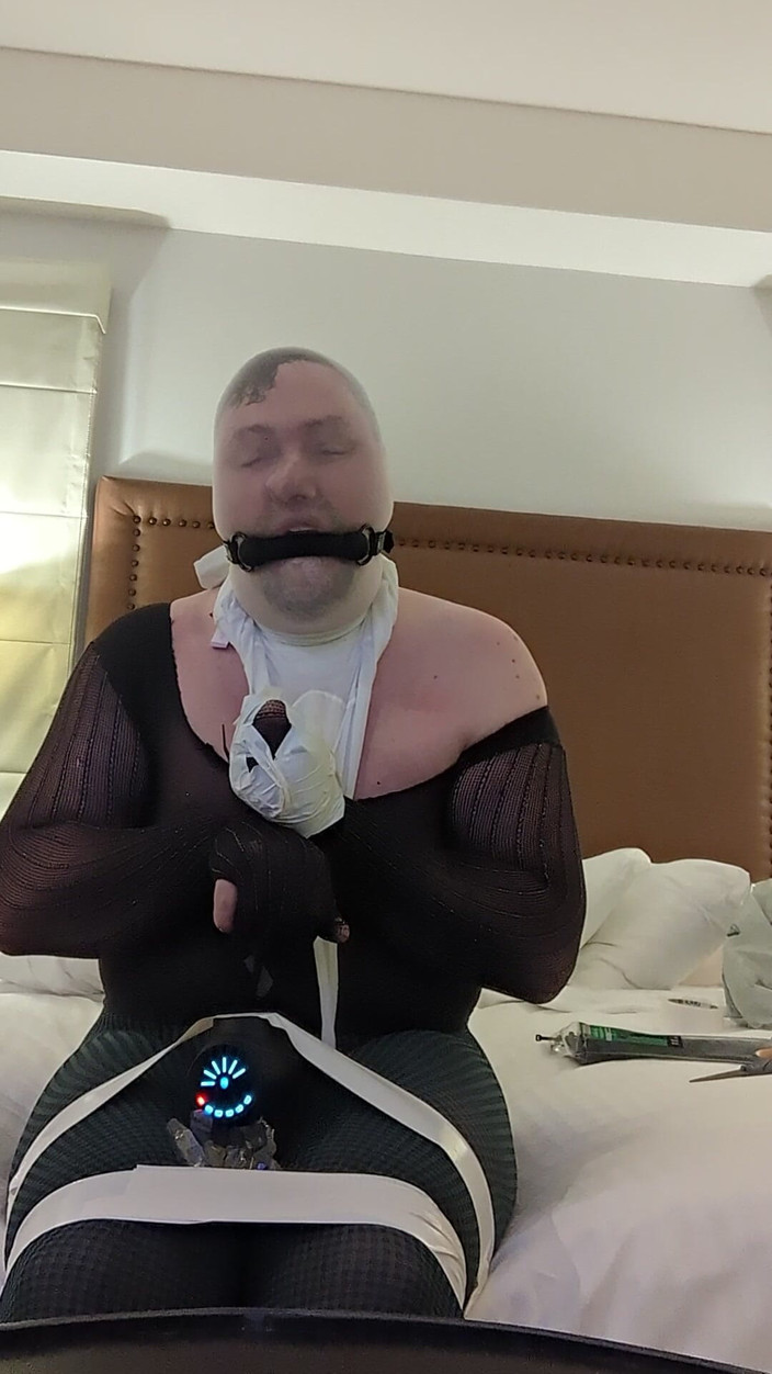 Phmann4u: Selfbondage, pantimedias, puta se corre