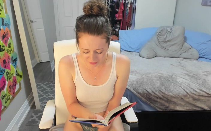Nadia Foxx: Läser hysteriskt Harry Potter medan du sitter på en vibrator...