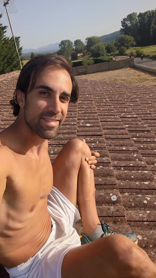 Zeus Ray: Ben Çatının Üzerindeyim Ve Ben Çok