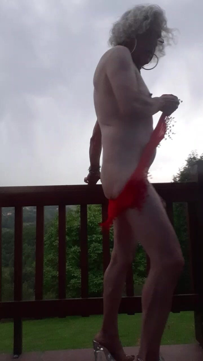 Carlatx: Shemale Whore in a Country House