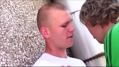 Just x gays: Orang asing dengan tetangga