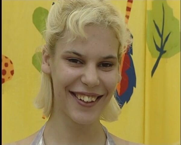 YOUR FIRST PORN: Big Labia Dari Saskia