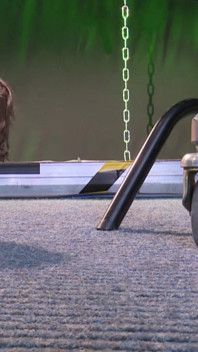 În spatele scenei: AshleyGreyBDSM îmbrăcată în videoclipuri din latex solo cu un vibrator sau ejaculează minunat