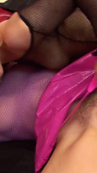 Napalona MILF rucha wspaniałą brunetkę