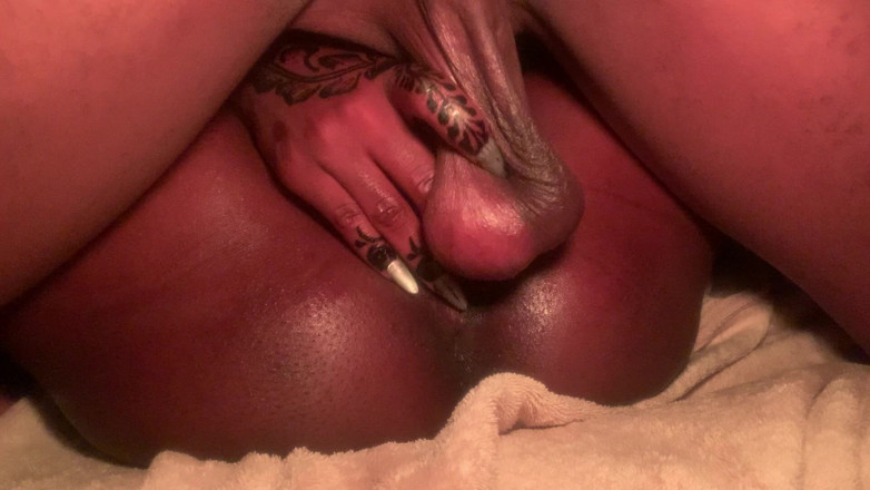 DivaHouz: Hot Steamy African Babe Gets Caught Masturbating Then Then Gets...
