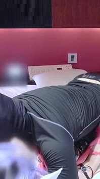 Rabbithole Y-san Transforms in Her Miku Fit, Slender Beauty Slipping Into Sensual Play - 1