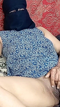 Cel mai bun sex dur în pizdă cu iubita sexy când a găsit-o futută cu degetul