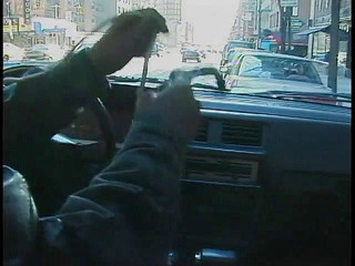 Meet and Fuck: Dojížděcí zrzka carpools s creep, která ji ponižuje v autě...