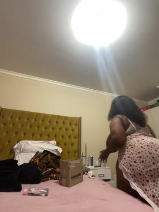 Legendary Booty Overdose: สาวสวยตัวใหญ่ผิวดําเล่นนมและบําเรอ