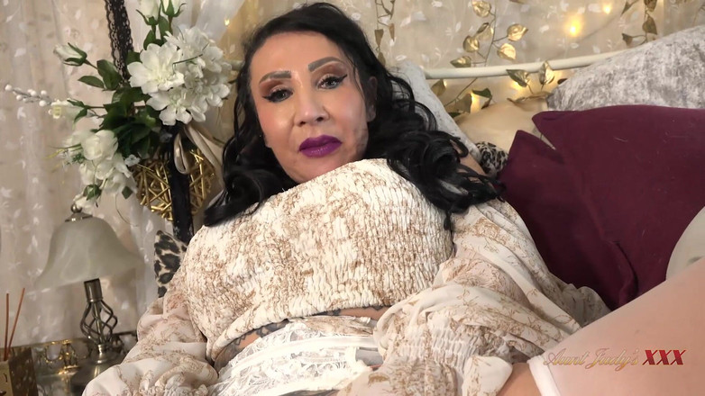 Aunt Judy's XXX: AuntJudysXXX - Mẹ kế trưởng thành vú to của bạn Nicole...