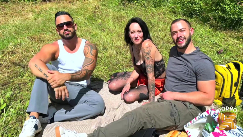 Porno Baguette: Emilie, Zlobivá holka, Ošukaná dvěma ptáky