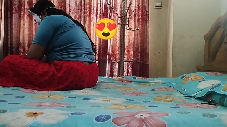 Teensex: Adik tiri desi lapar menemui zakar besar.