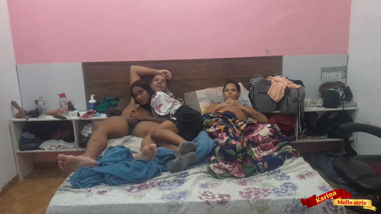 Karinamello: Am sunat-o pe prietena mea să vadă Nextfli și soțul meu...