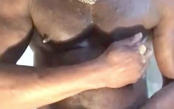 Black mature kinky muscle: Sensual intensa punheta muscular bbc e cenas de porra
