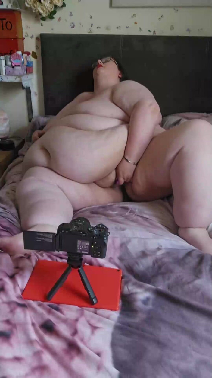 SSBBWLadyBrads: SSBBW Joc cu pizdă și orgasm, partea 1