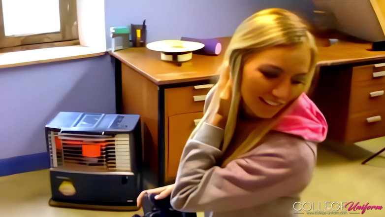 College Uniform: Servizio fotografico con candice Collyer, Hayley-marie