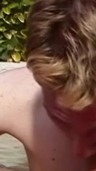 За дырами - сцена 4_twink друзья трахают задницы друг друга в джакузи
