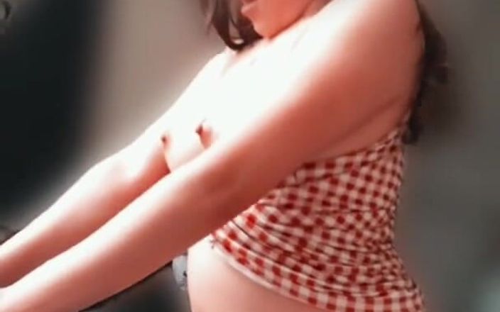 AshleyLevi: Teen Pinay Walker Orgasmus - Sarap Patungan Ni Kuya