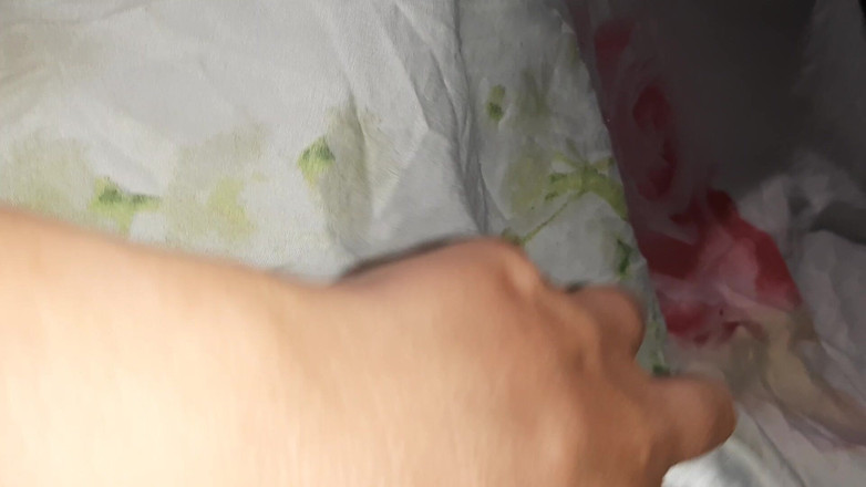 Lesbian-candys: Miré debajo de la manta y allí estaba mi vecina...