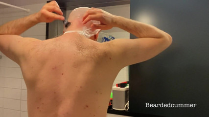 Beardedcummer: พ่อเลี้ยงหมีโกนหัวล้าน ไม่แตก