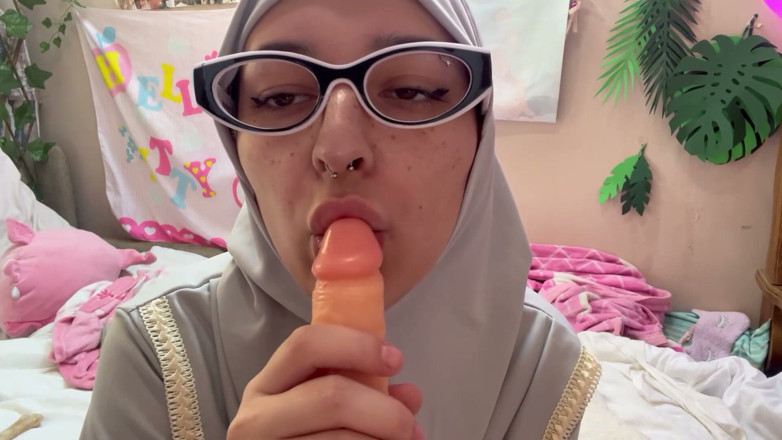 lanalovacutie: Blowjob Hijab