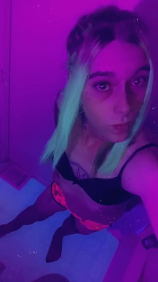 CarmenMelatonin: Nachtclub-fitnessstudio häschen will ficken