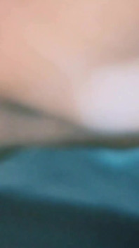 Echtes selbstgedrehtes amateur-paar fickt in der Nacht im Schlafzimmer heiß - Laurahotxxx