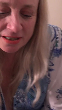 Tantejudysxxx - Rijpe Hospita Andrea Ann Betrapt Haar Huurder Op Masturberen Tot MILF-porno