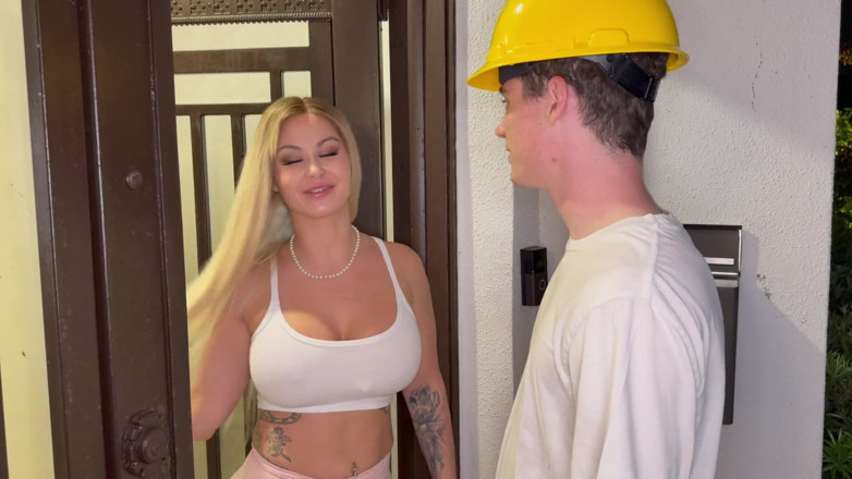 Leo Valentino: Cheating Busty Hot Blonde Gets Her Pussy Filled by Plumber...