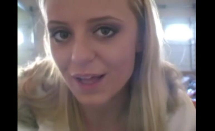 Femdom Austria: Slutty teens smoking a cigarettes in close up video