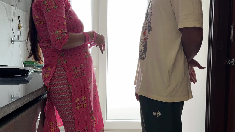 Hornycouple149: Mătușa vitregă cu fundul mare a fost lăsată cu înverșunare de...